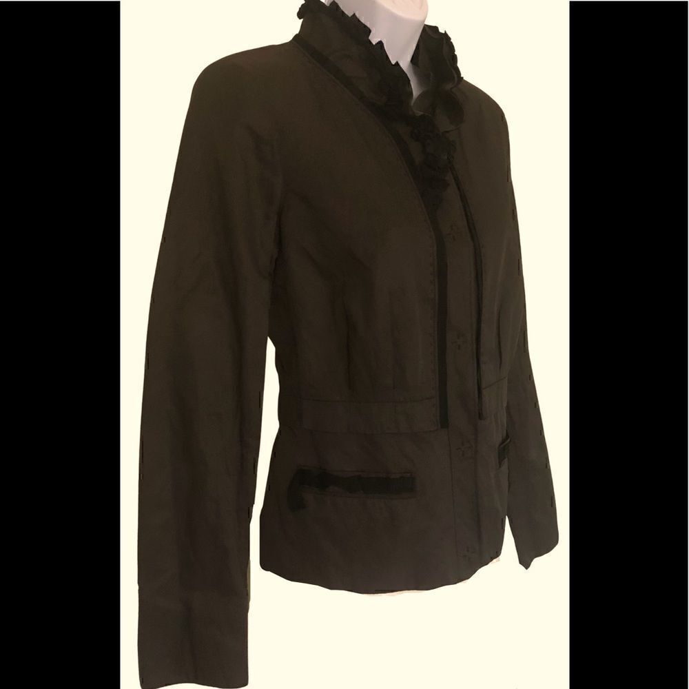 Stunning Statement Tahari Jacket, Size 4